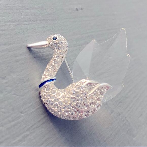 Swan Pin Brooch - Picture 1 of 6